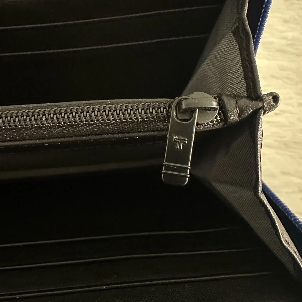Tumi Horizon Double Zipper‎ Organizer Travel Wallet Clutch